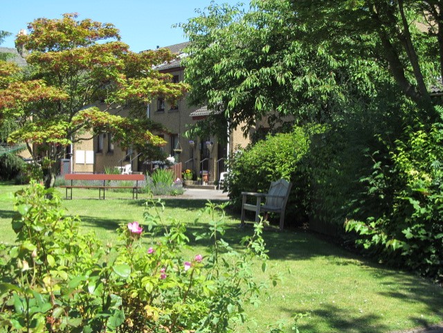 Retirement housing complex